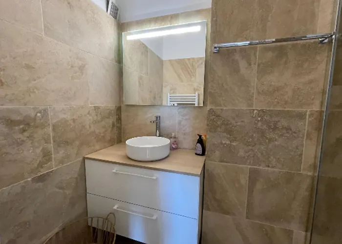 Facing The Sea 2 Steps From The Beaches Daire Antibes