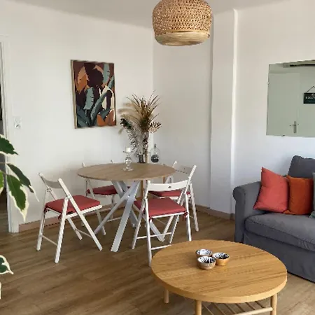 Apartman Facing The Sea 2 Steps From The Beaches *