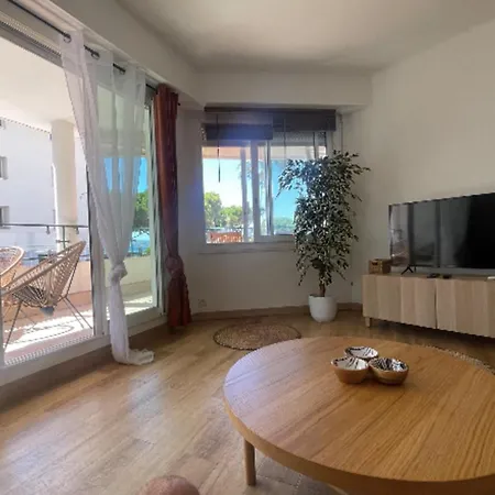 Apartment Facing The Sea 2 Steps From The Beaches *